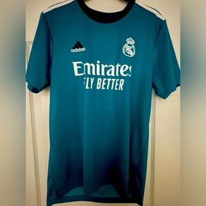 Men’s soccer jersey size medium